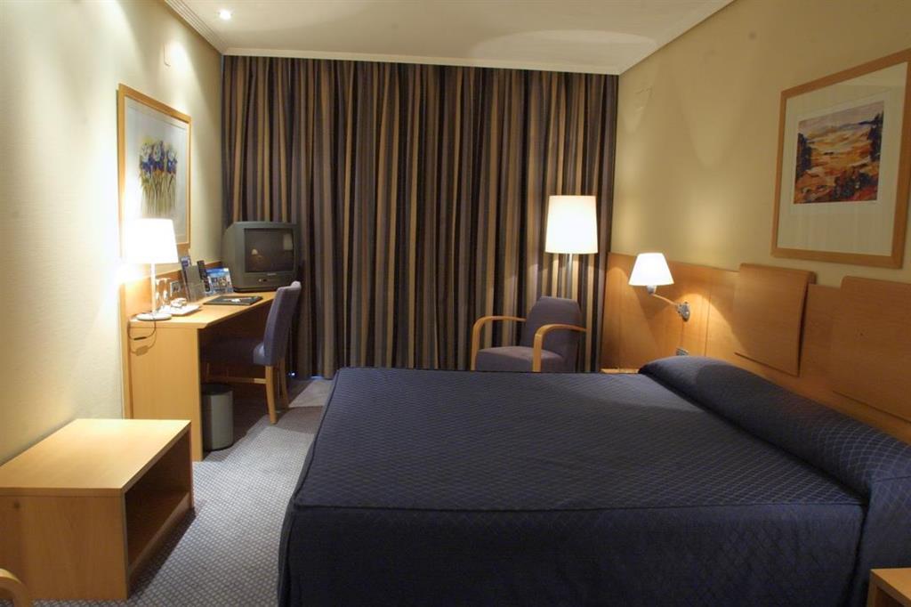 Silken Alfonso X Hotel Ciudad Real Room photo