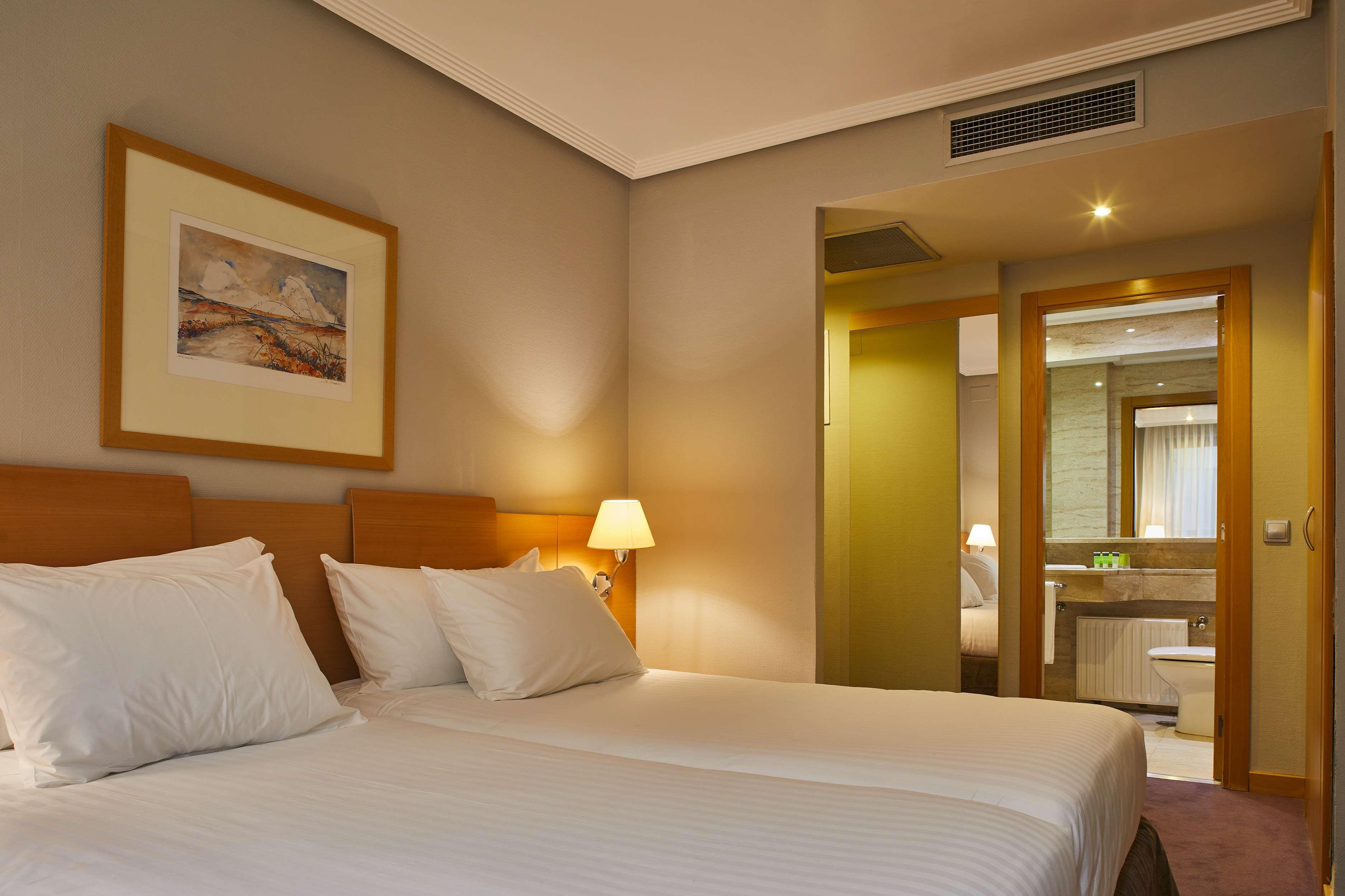 Silken Alfonso X Hotel Ciudad Real Exterior photo